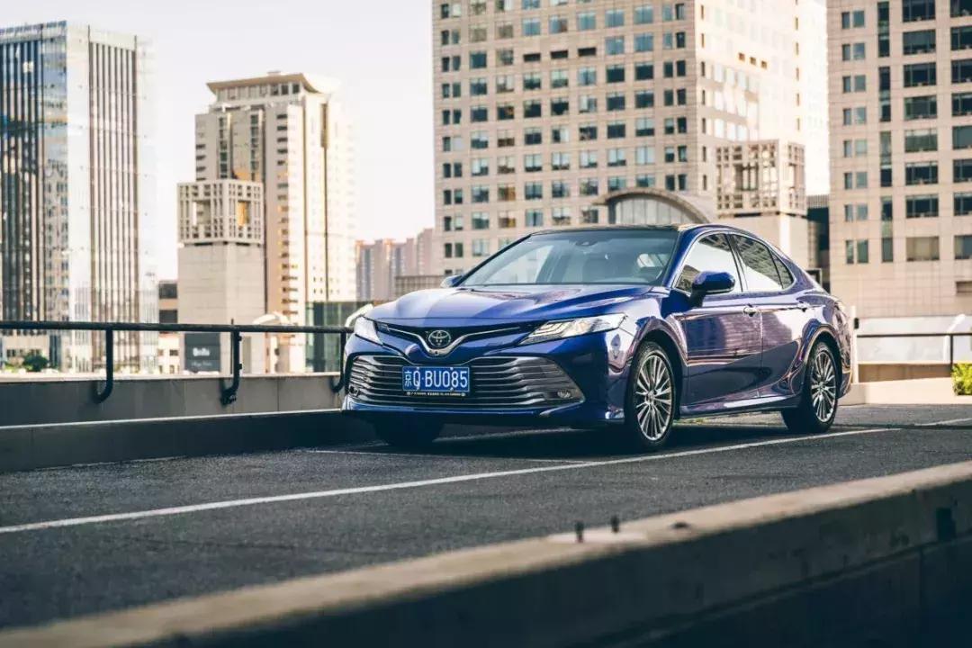 双擎最省油的是哪款,凯美瑞双擎混动省油省心