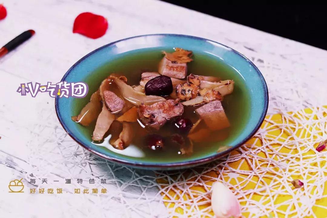 肝火旺喝猪肝汤吗,肝火重还失眠喝点什么茶为好