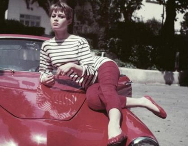 穿流行的奶奶鞋怎么穿不显老,适合脚宽的奶奶鞋测评