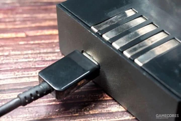 一百多块买个26年前的笔记本，我改了改，还能上网