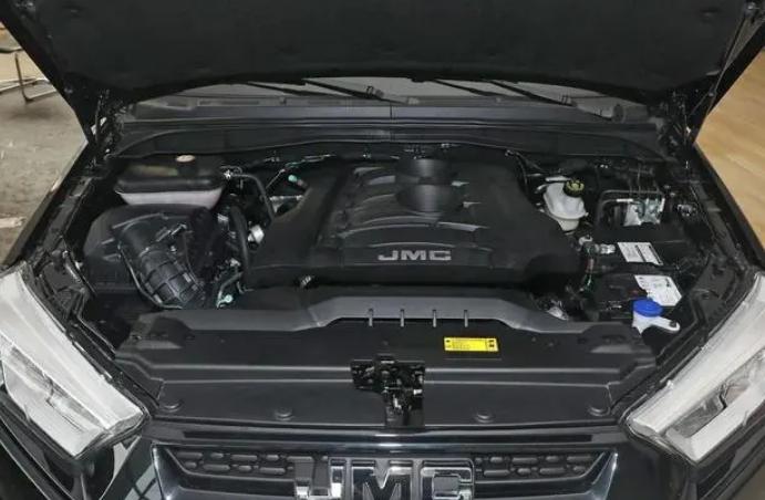 售价不到8万是第一款6座国产suv,价格20万的后驱车