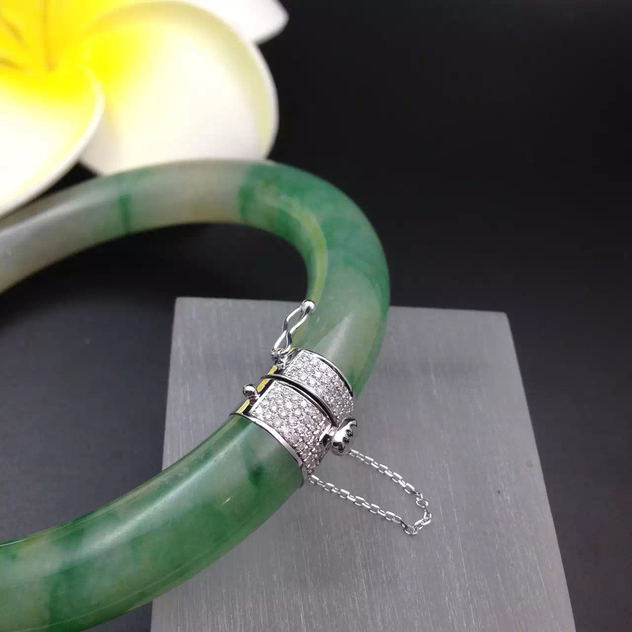 玉石手镯断裂修补,玉石手镯断裂怎样处理