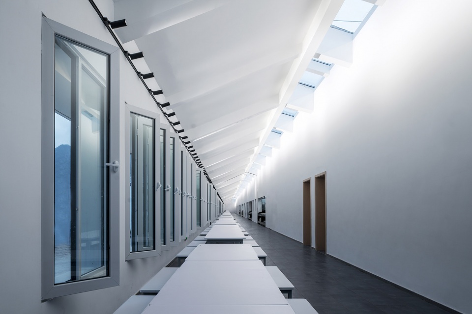 秦岭深处特点餐厅,秦岭山下100米食堂