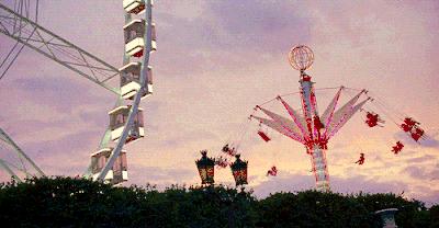 放假了和你爱的人去一次游乐场,一定要和自己爱的人去一次游乐场