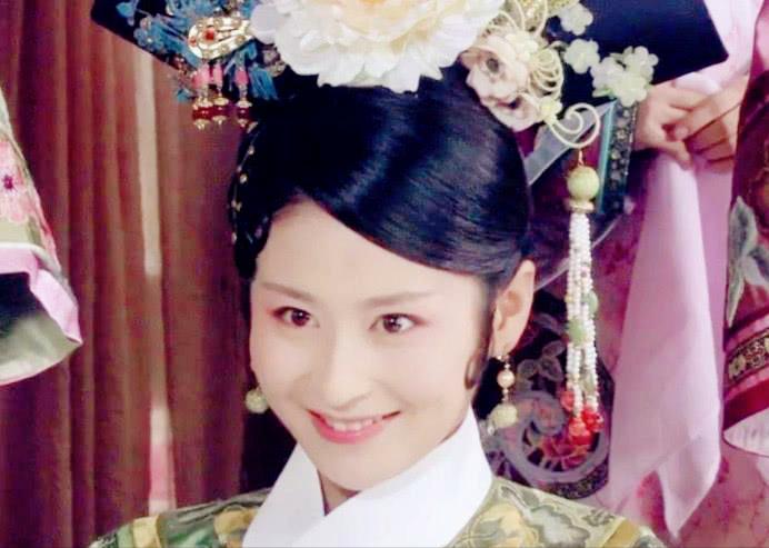 出场前吹成绝世美人，出场后却大失所望，看了感觉真尴尬