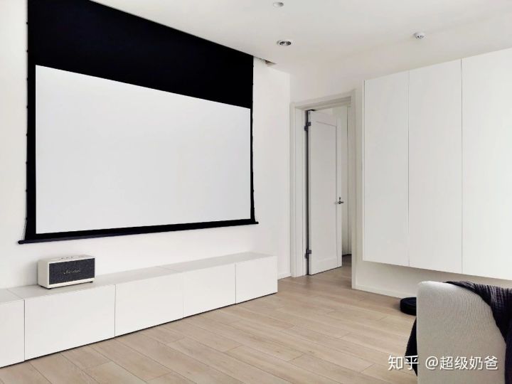 她买下40㎡自己住​，功能一个不少，却能住出100㎡的宽敞