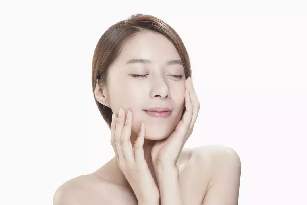 鼻夹两侧毛孔粗大,鼻侧毛孔粗大什么原因