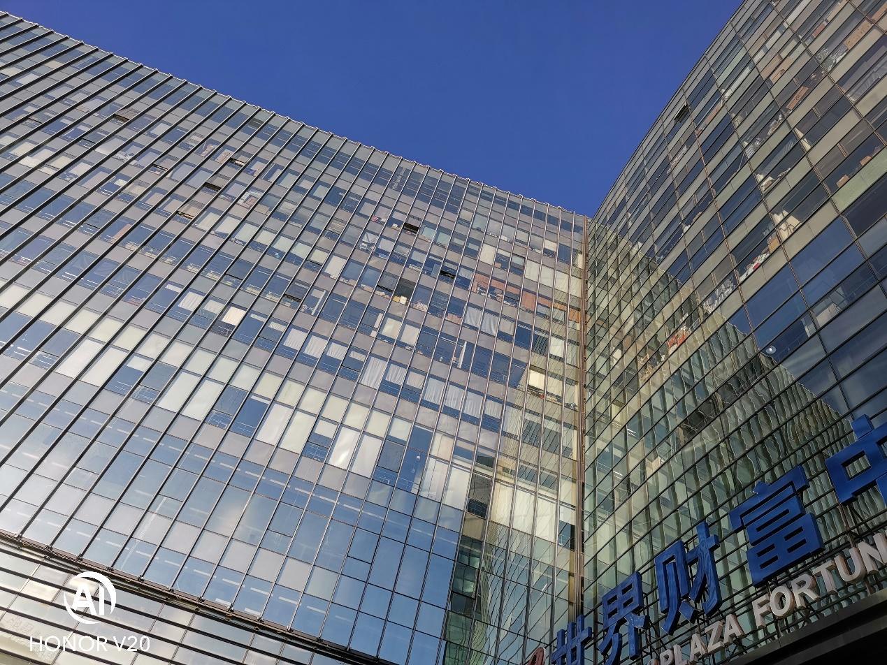 光荣v20麒麟980多少钱,光荣v20麒麟980还能用几年