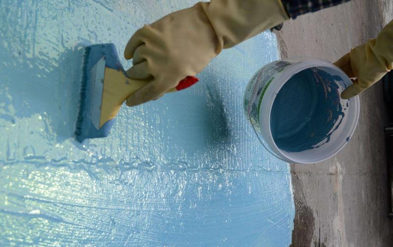 卫生间往楼下渗水楼下两层都漏水,六楼厕所漏水怎么往楼下卧室漏