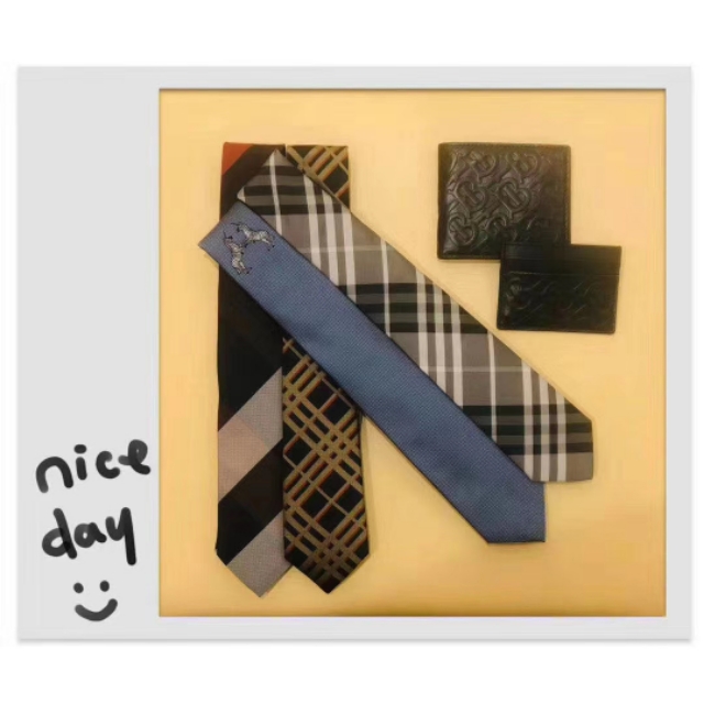 李小璐带你走进Burberry巴宝莉，其实很便宜