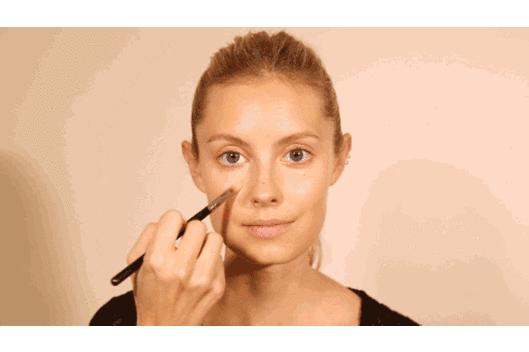 化妆的正确步骤顺序不卡粉不脱妆,新手化妆的正确化妆顺序视频