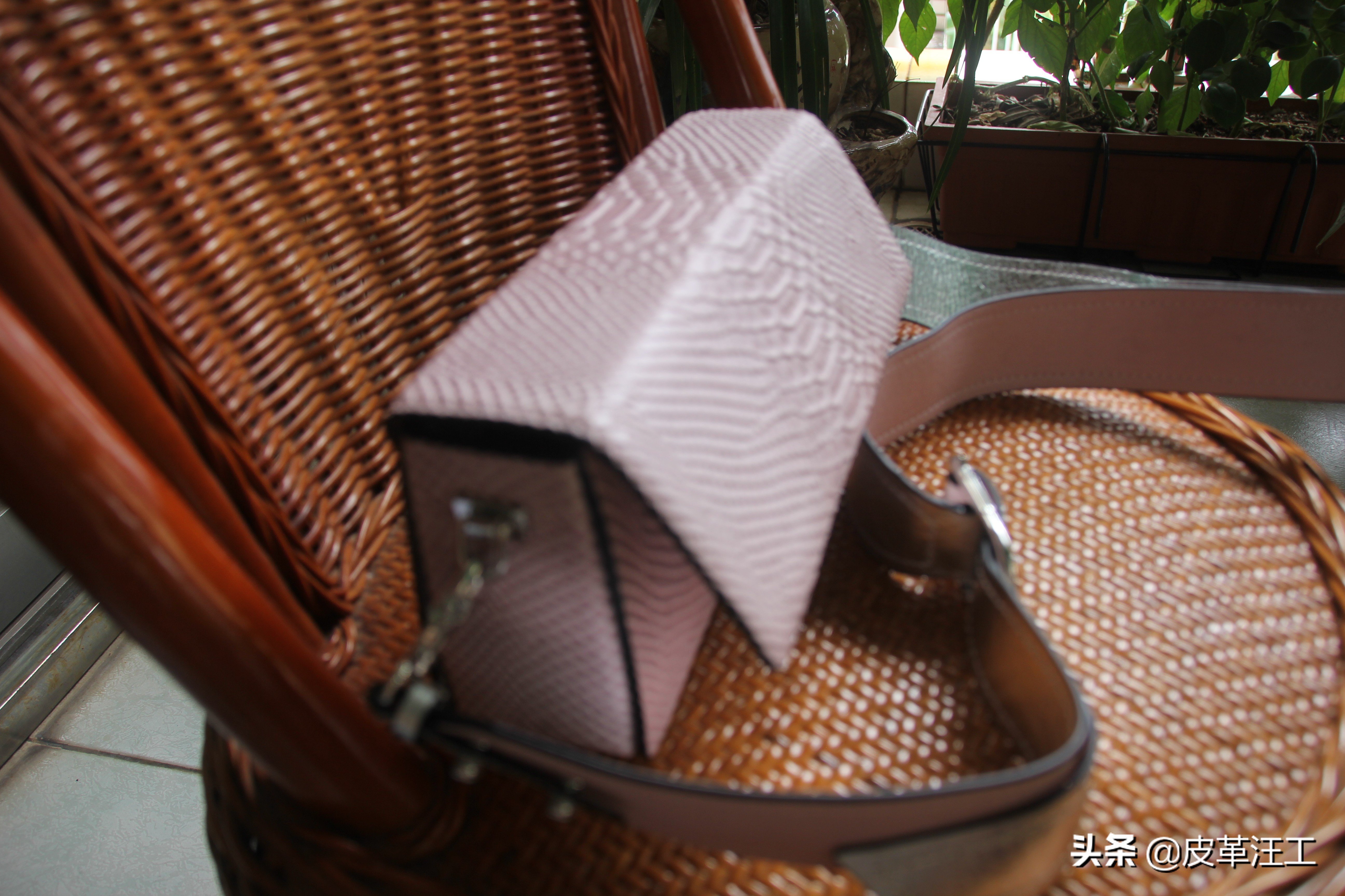 官方正品牛皮女包秋冬百搭款,各种蛇纹真皮气质女包