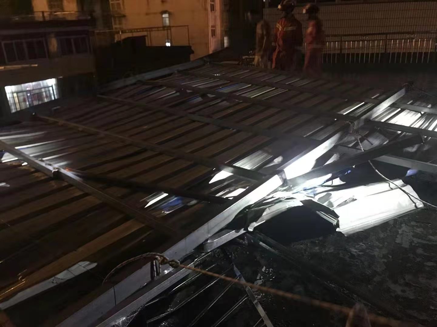 【我为群众办实事】江西景德镇：暴雨天“逆流”而上的瓷都公安