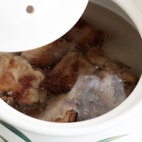 牙龈肿痛可以喝白萝卜骨头汤吗,牙龈肿痛买瘦肉煲什么汤