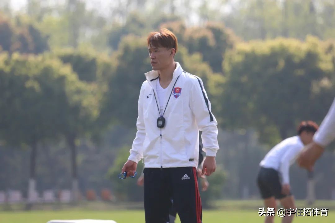 独家丨华昆高层否认单方面解约，多位名将现身淄博蹴鞠训练