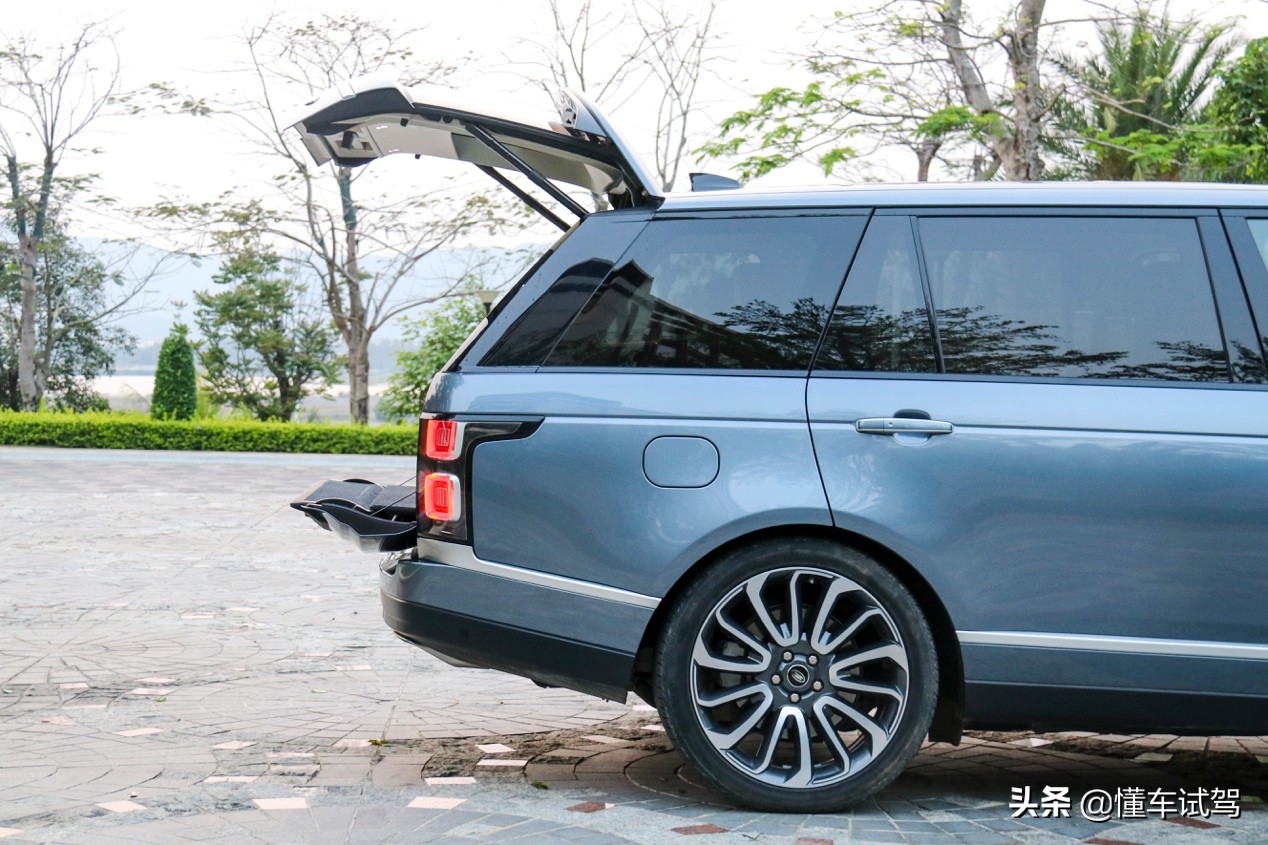 路虎揽胜sva曜夜运动版加长版试驾,14-17款路虎揽胜运动测评