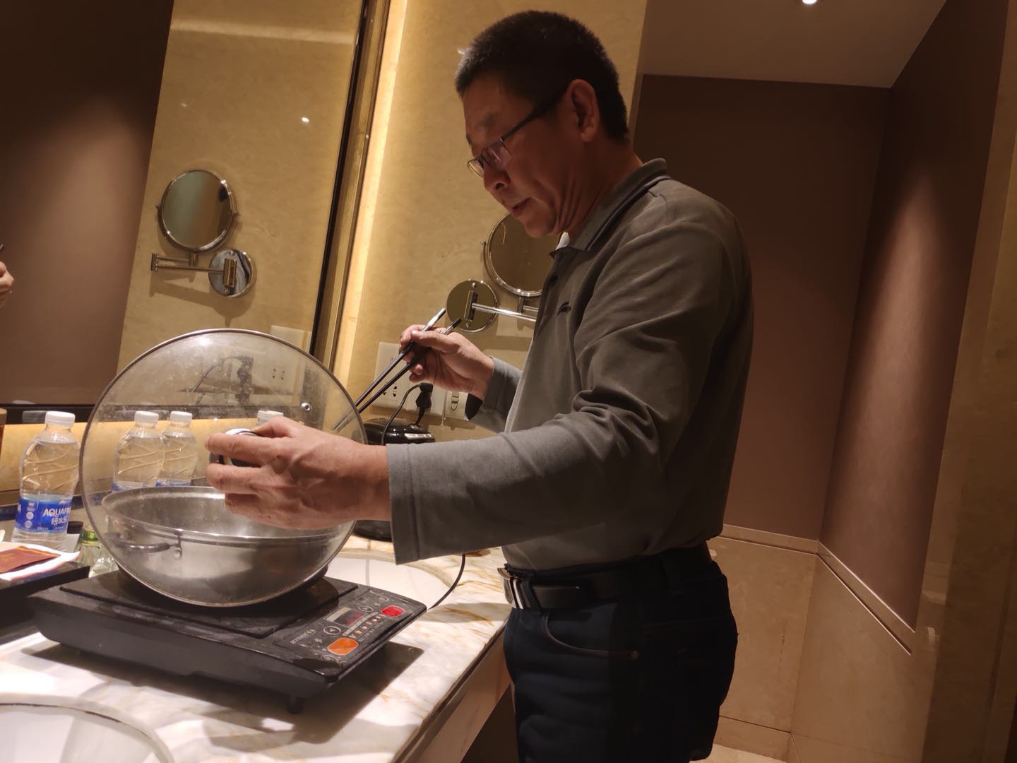 他是CBA最有名司机还兼职为球员做这些…服务辽篮20年，司机“老宋”要退休了