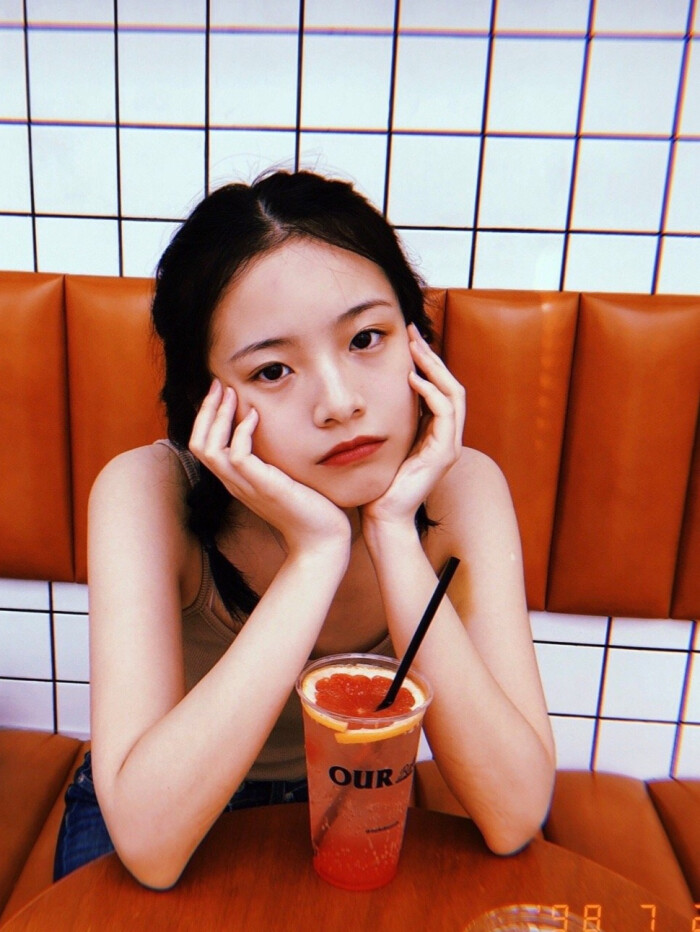 关晓彤吴宣仪赵露思,赵露思关晓彤吴宣仪