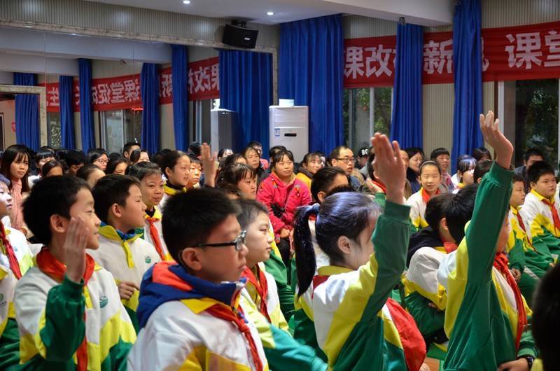 家长开放日家校携手共达成长,家校共育为孩子成长撑起一片蓝天