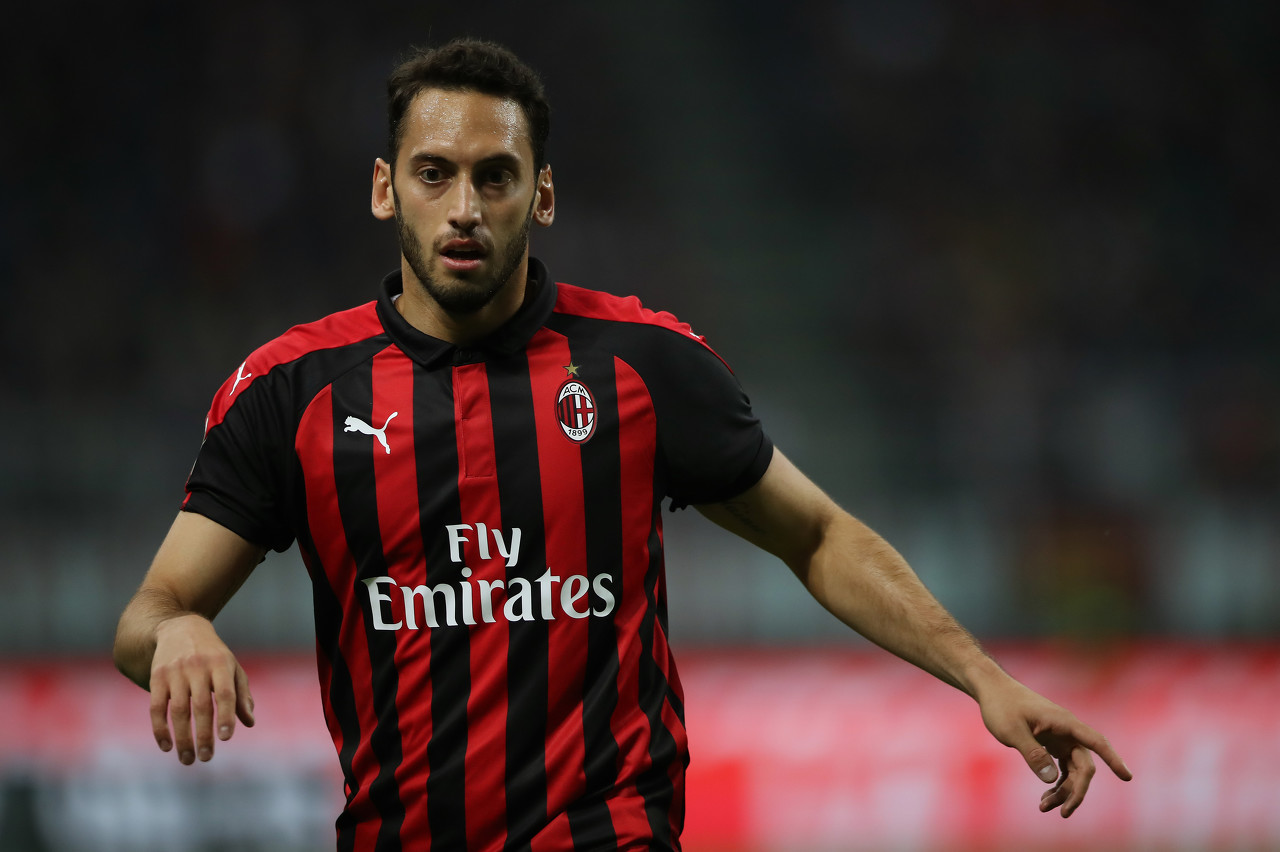 国际米兰恰尔汗奥卢高光时刻,恰尔汗奥卢ac米兰对阵国际米兰