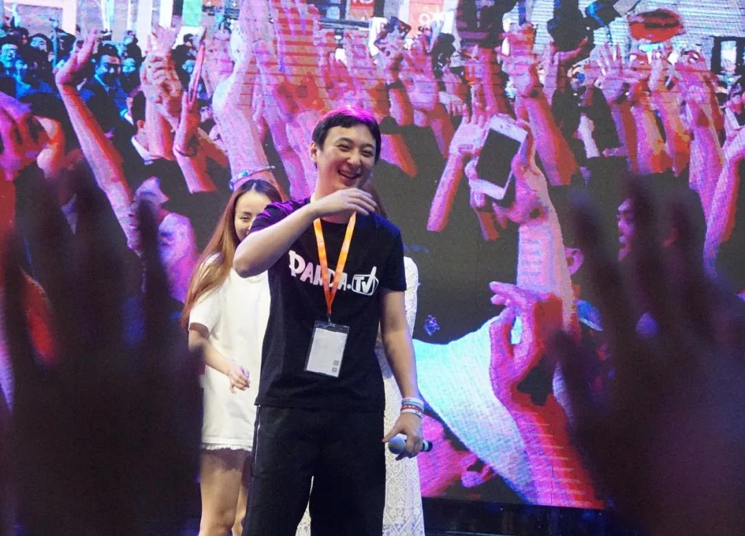 正奇五度：王思聪缺钱了？