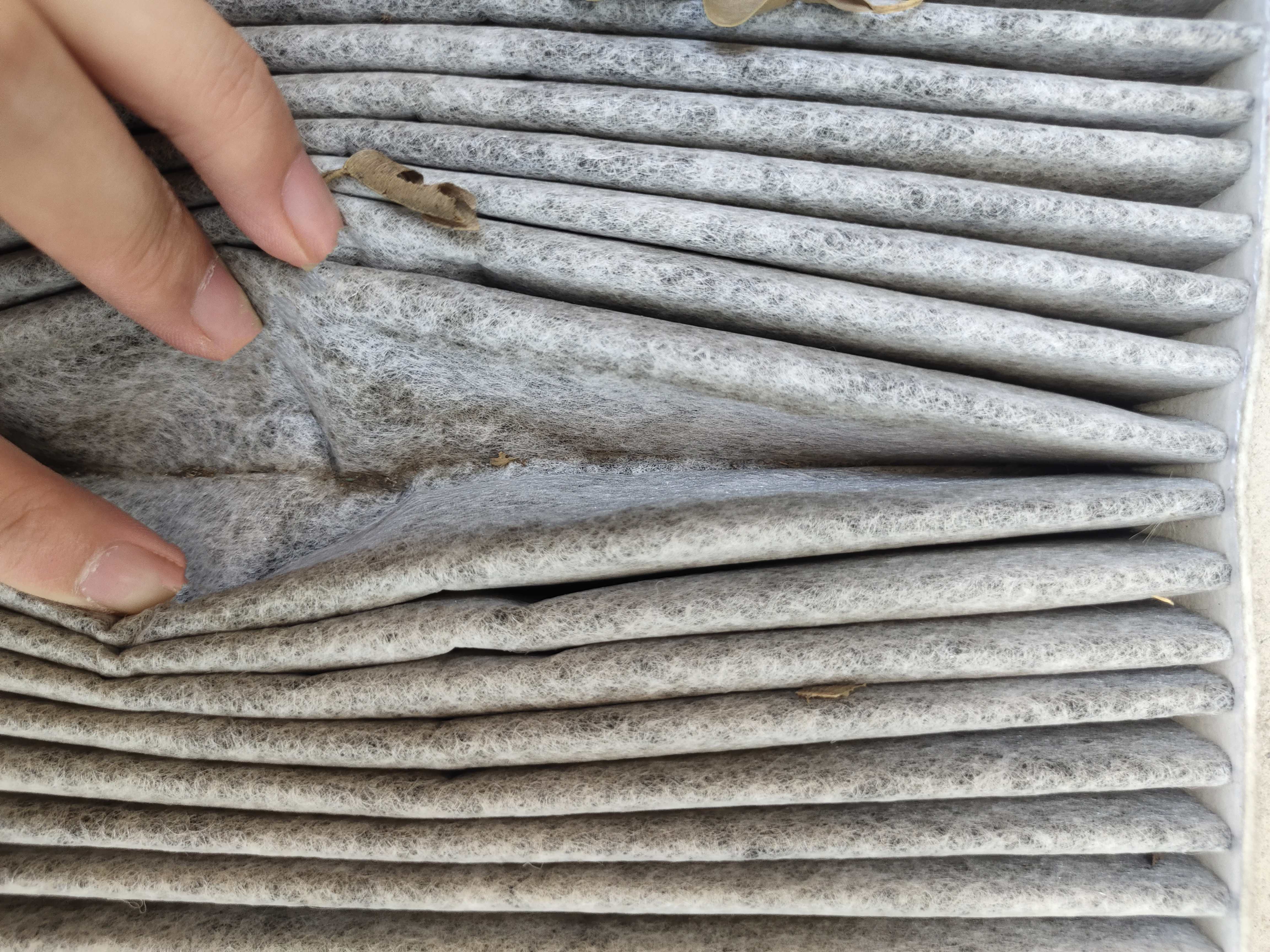 怎么分辨空调滤芯是否该更换,其实空调滤芯换什么样的比较好