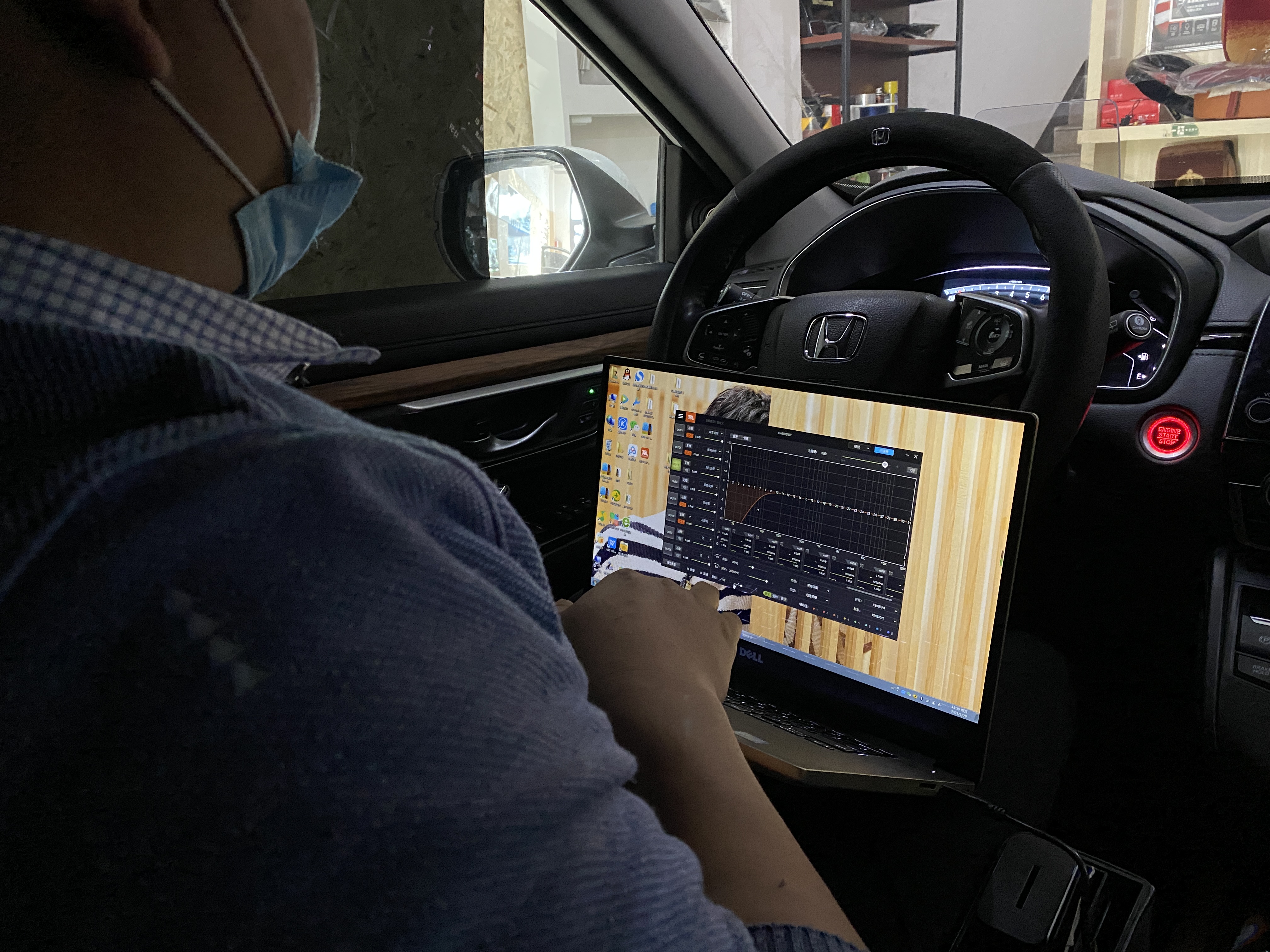 蔡甸本田crv汽车音响喇叭改装,东莞汽车crv隔音音响改装