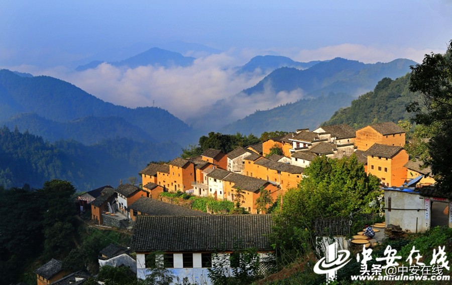 五一出发安徽3-5天短途旅游推荐,列出3条安徽经典的旅游路线