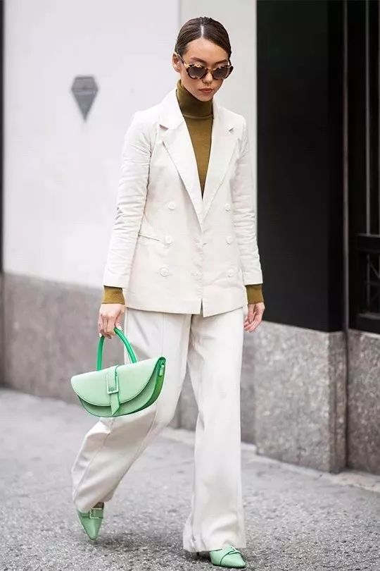 小ck最新款包多少钱,小ck性价比最高的包包