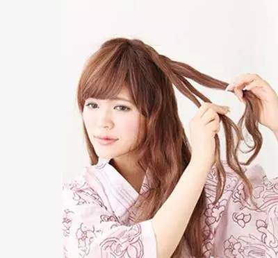 今年流行的侧编发,减龄全编发型