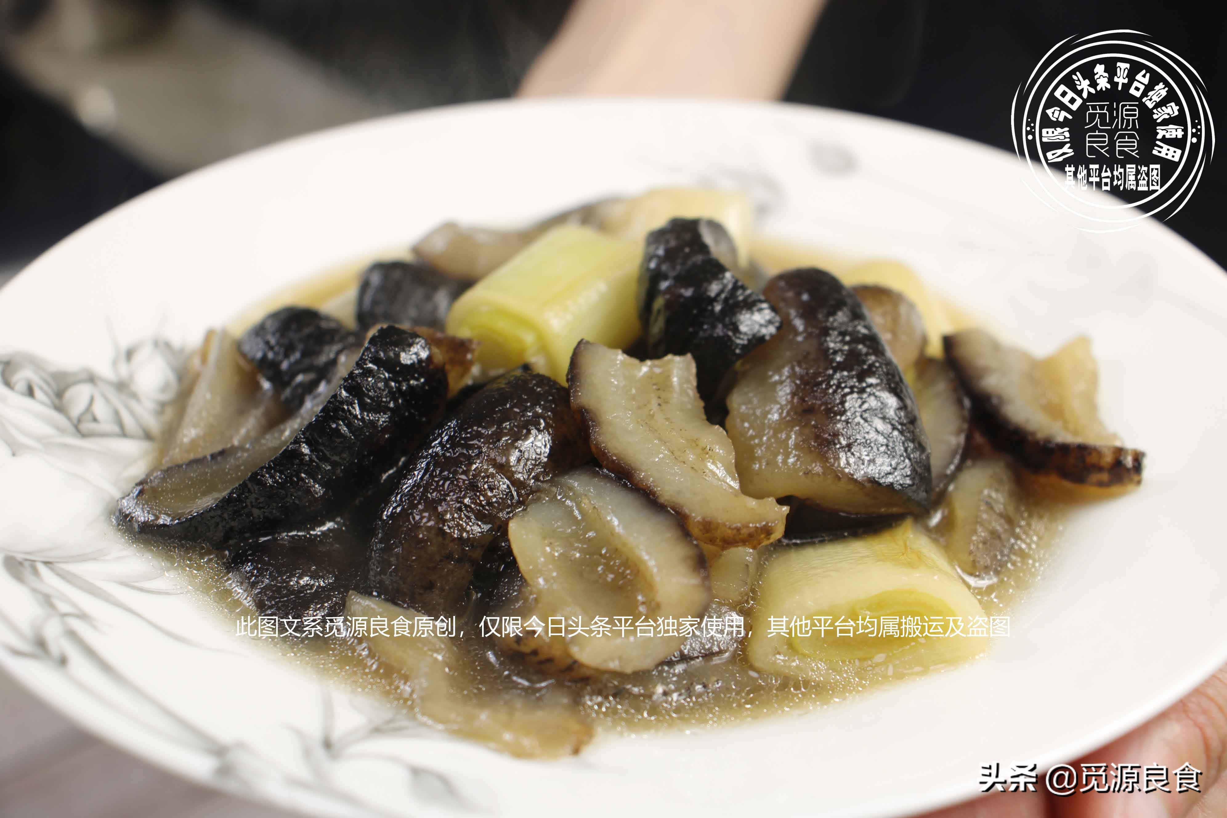 葱烧海参用焯水吗,怎样做葱烧海参才好吃