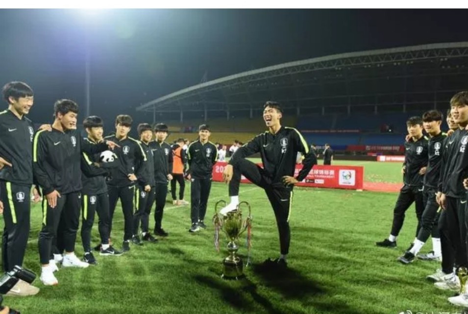 足球场上胯下之辱,中国足球史上最惨痛的教训