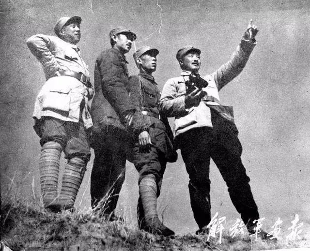 缅怀贺龙元帅，难忘菜刀、烟斗与胡子