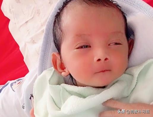 “超甜小宝贝”成功拉高一家人的颜值，超美“欧式双眼皮”无敌了