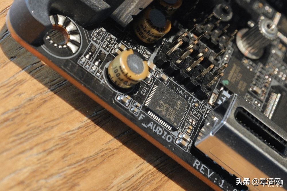 mini-ITX主板该怎么做成旗舰？来看看技嘉Z490IAORUSULTRA