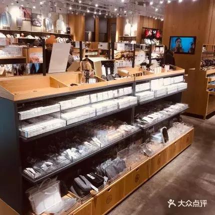 海澜之家生意那么差怎么赚钱,海澜之家一个实体店一年收益