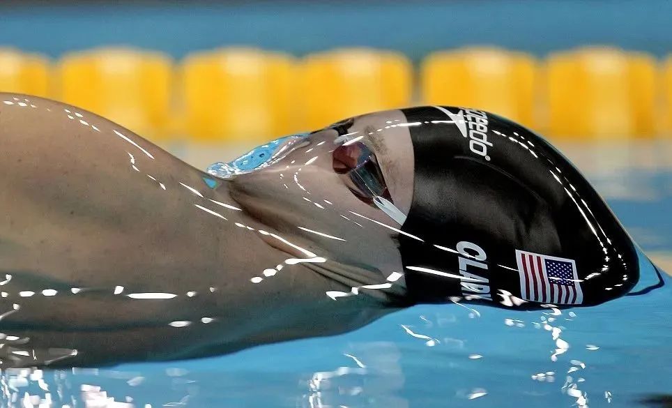 比赛还能尬舞，33个珍贵镜头，记录下这些赛场怪异瞬间