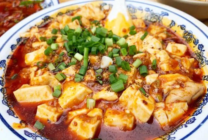 因为“吃内脏”的过场多，四川人直接分成了3个派别