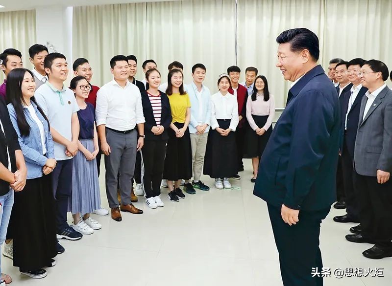 习*平近**：思政课要直面各种错误观点和思潮，旗帜鲜明进行剖析和批判