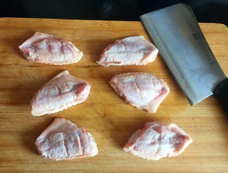 如何用面包糠炸鸡翅又香又脆,炸鸡翅加面包糠怎么炸才又脆又嫩