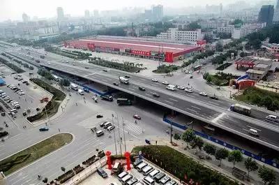 父母那一辈跟现在对比,爸妈的年代是什么样子的