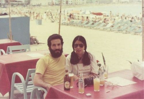 一杯沧海梦里花——三毛《梦里花落知多少》的细腻柔情