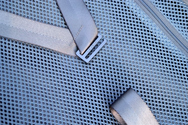 又要值乘了，放下背包拎起皮箱，地平线8号拉杆箱体验