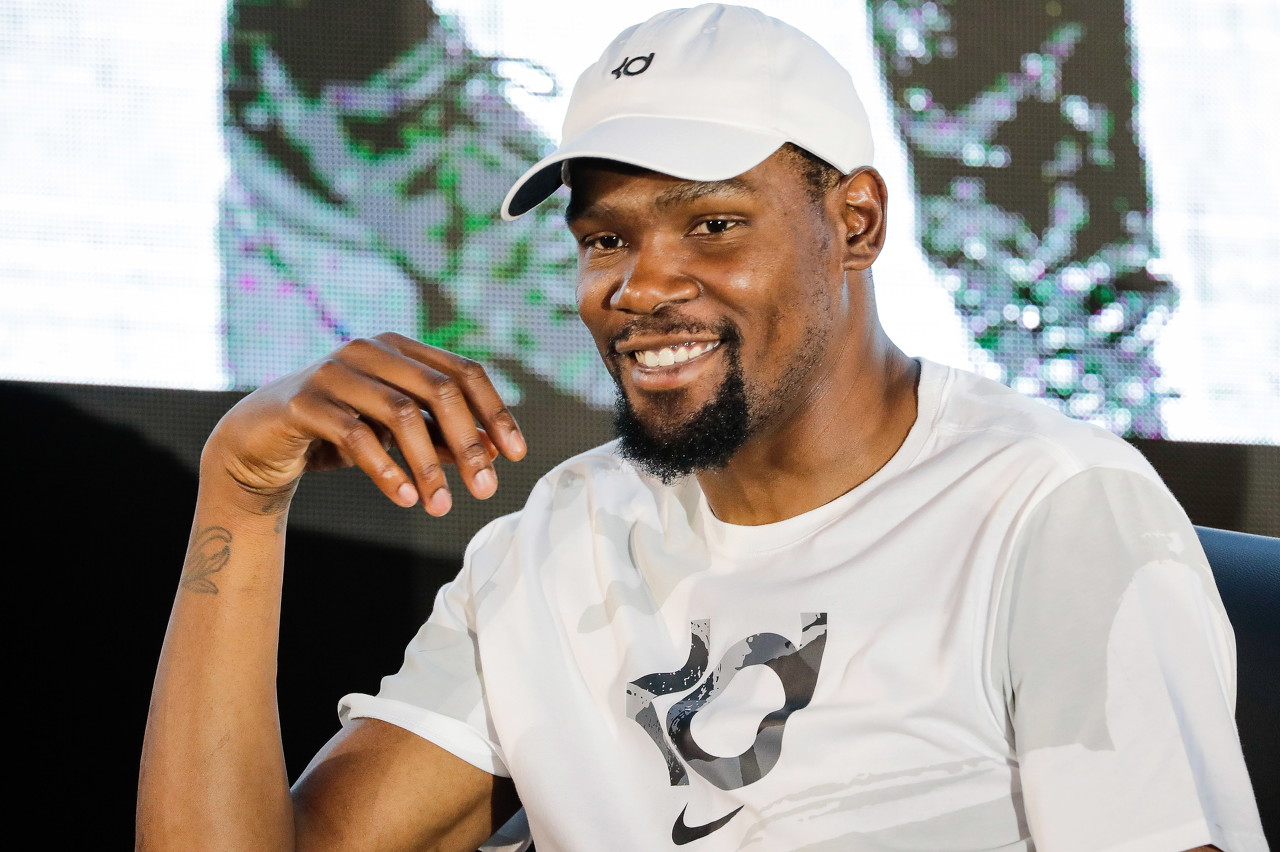 过去10年收入最高运动员,詹皇在nba第一年的工资