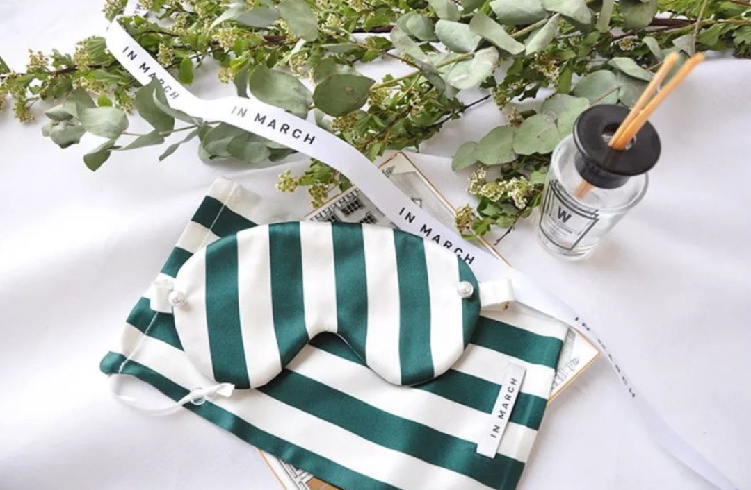 双面真丝枕套加真丝眼罩,宅家必备的高颜值睡衣