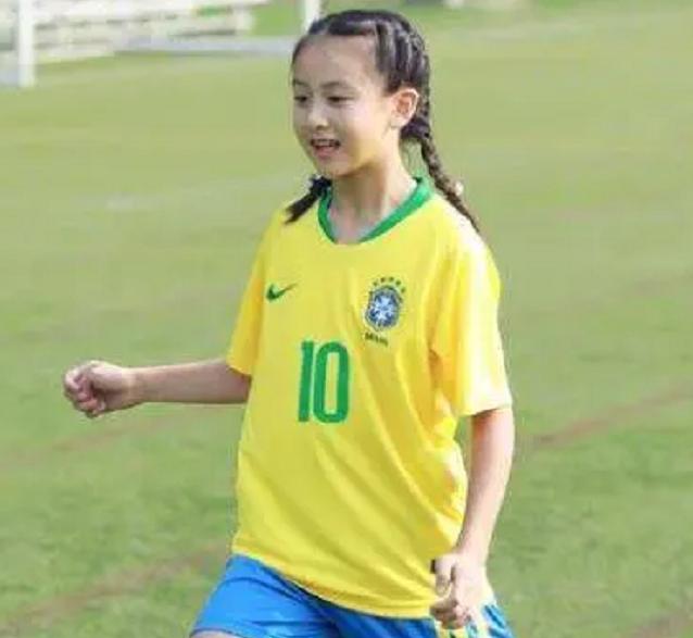 12岁森碟步入“职业网球”，爸爸全力支持，妈妈眼中只有弟弟