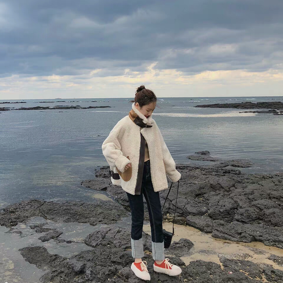 秋冬季美眉们必不可少时髦裤子，穿上特别减年龄又显瘦