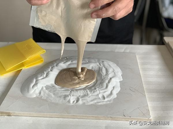 美缝剂还是环氧彩砂美缝剂好,美缝剂和环氧彩砂美缝哪个好