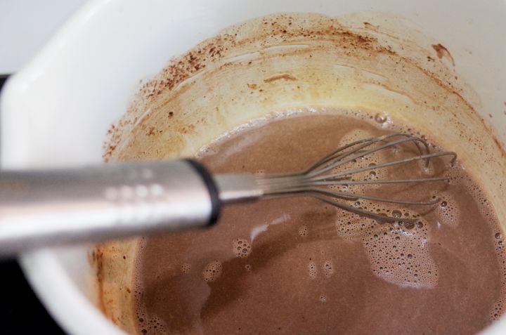 天冷了来一杯暖心热饮,天冷了给自己来杯奶茶