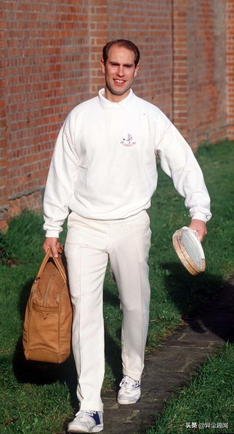 英国王室运动鞋,英国王室发黑白照